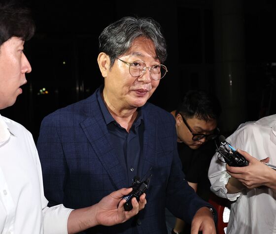 '주식 차명거래 의혹' 이춘석 의원·보좌진 모두 혐의 인정