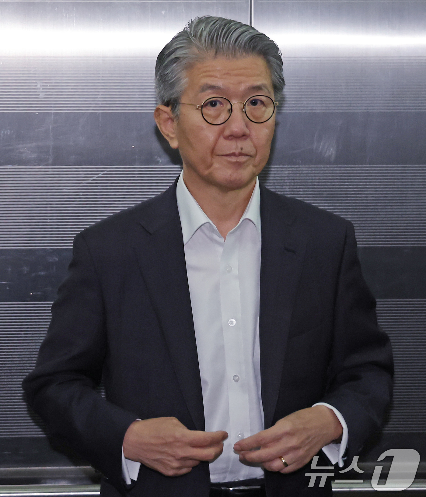 (서울=뉴스1) 장수영 기자 = 김홍균 전 외교부 차관이 15일 오전 서울 서초구 순직해병 특검팀(이명현 특별검사) 사무실에 이종섭 호주대사 임명과 관련해 참고인 조사를 위해 출석 …