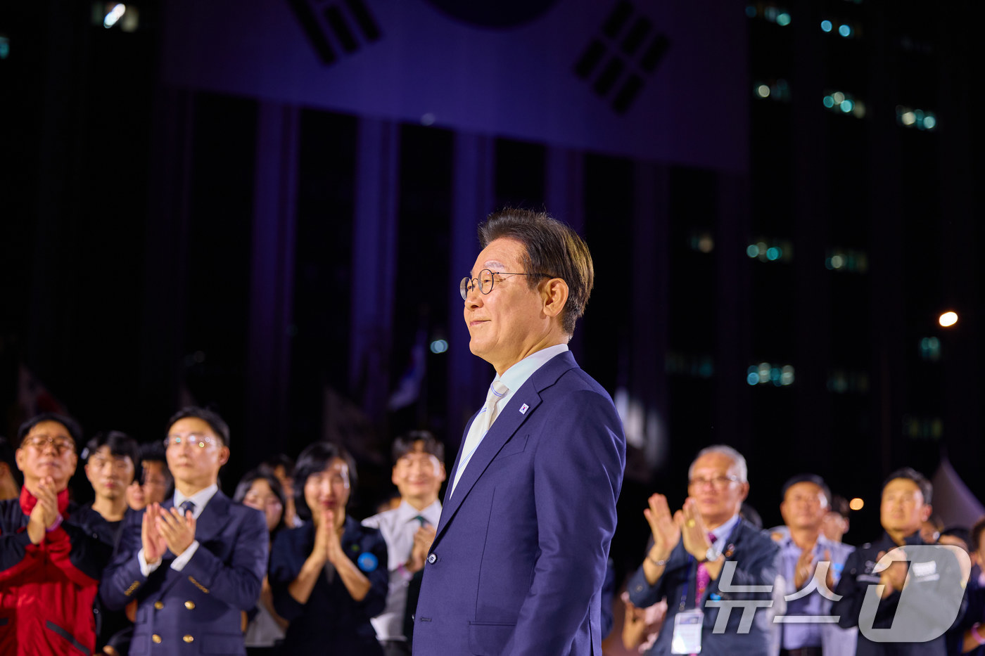 (서울=뉴스1) 이재명 기자 = 이재명 대통령이 지난 15일 서울 세종대로 광화문광장에서 열린 '광복 80년, 국민 주권으로 미래를 세우다' 제21대 대통령 국민 임명식에 참석해 …