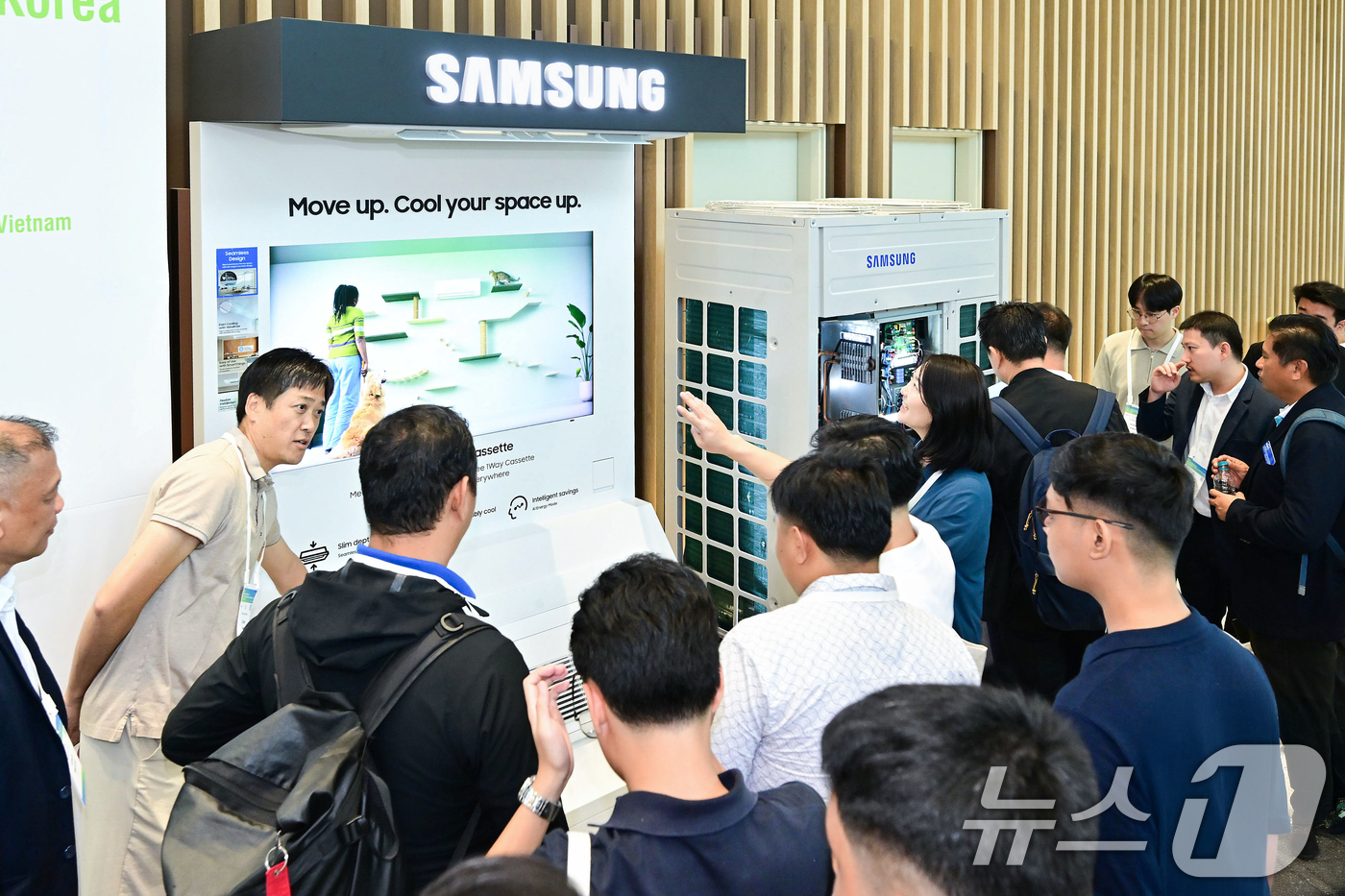 (서울=뉴스1) = 삼성전자가 지난 15일과 16일 양일간 수원컨벤션센터에서 열린 아시아 공조 콘퍼런스(ASHRAE Region XIII Chapters Regional Confe …