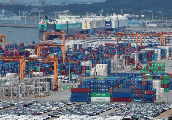 정부 "2030년까지 K-소비재 수출 7백억불"…한류 활용, 유통·물류 특화지원