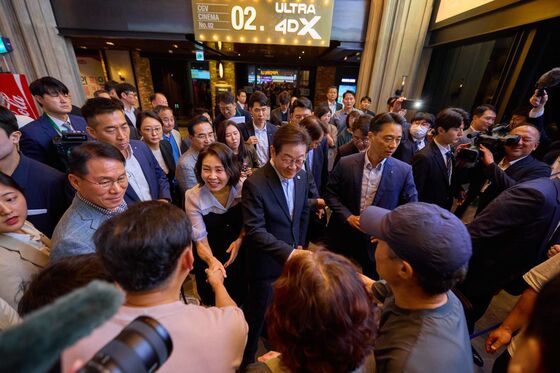 李대통령 지지율 51.1% '취임 후 최저'…광복절 특사 여파(종합)