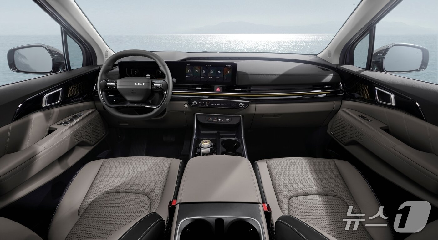 본문 이미지 - The 2026 카니발 내장.(기아 제공)