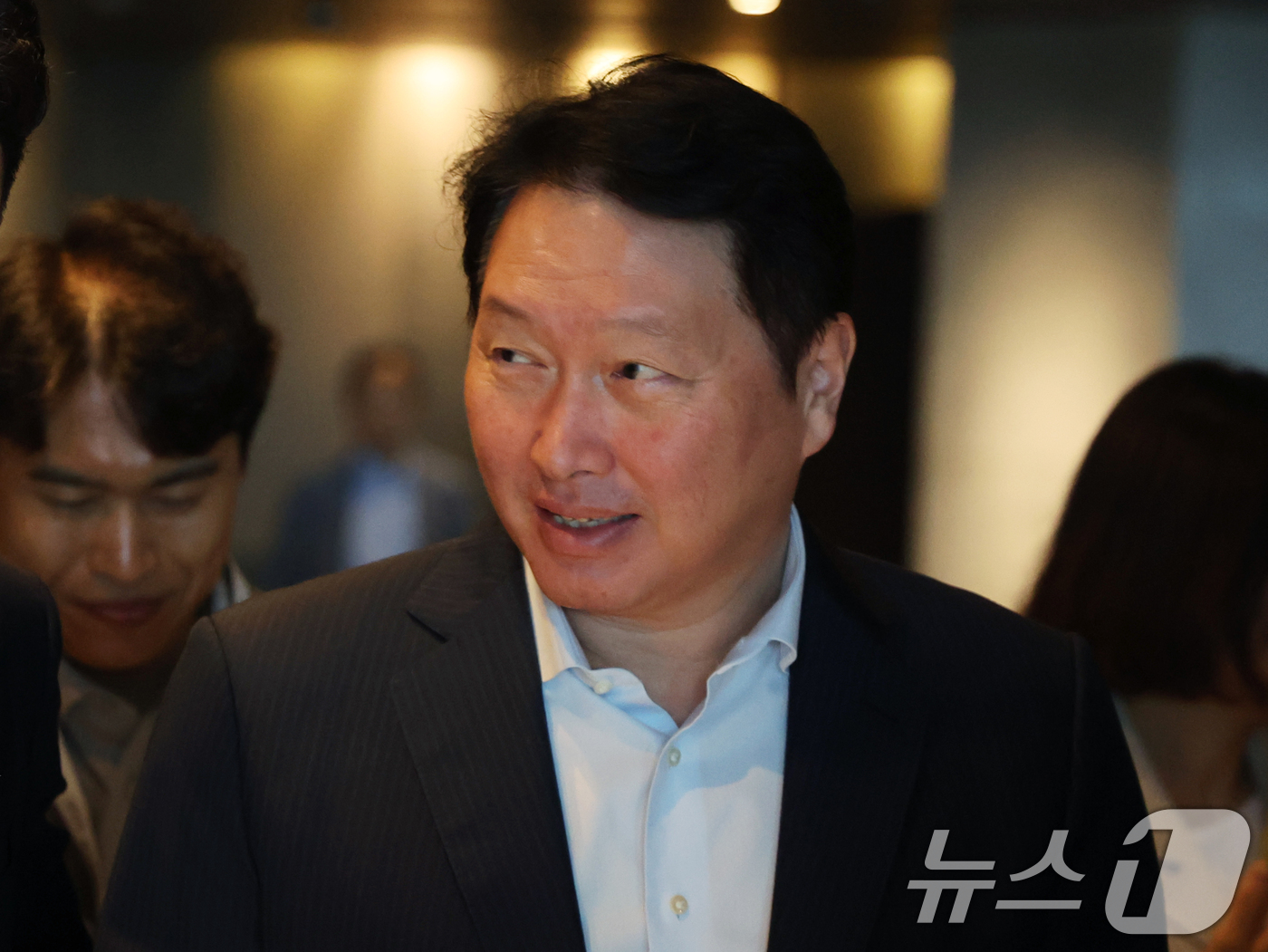(서울=뉴스1) 황기선 기자 = 최태원 SK그룹 회장이 18일 오전 서울 광진구 워커힐 호텔에서 열린 '이천포럼 2025'에 참석하고 있다.  2025.8.18/뉴스1
