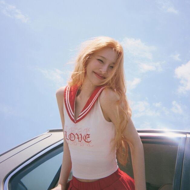 '청량 끝판왕' 레드벨벳 조이, '여름맛' 솔로 신곡으로 뜨거운 컴백
