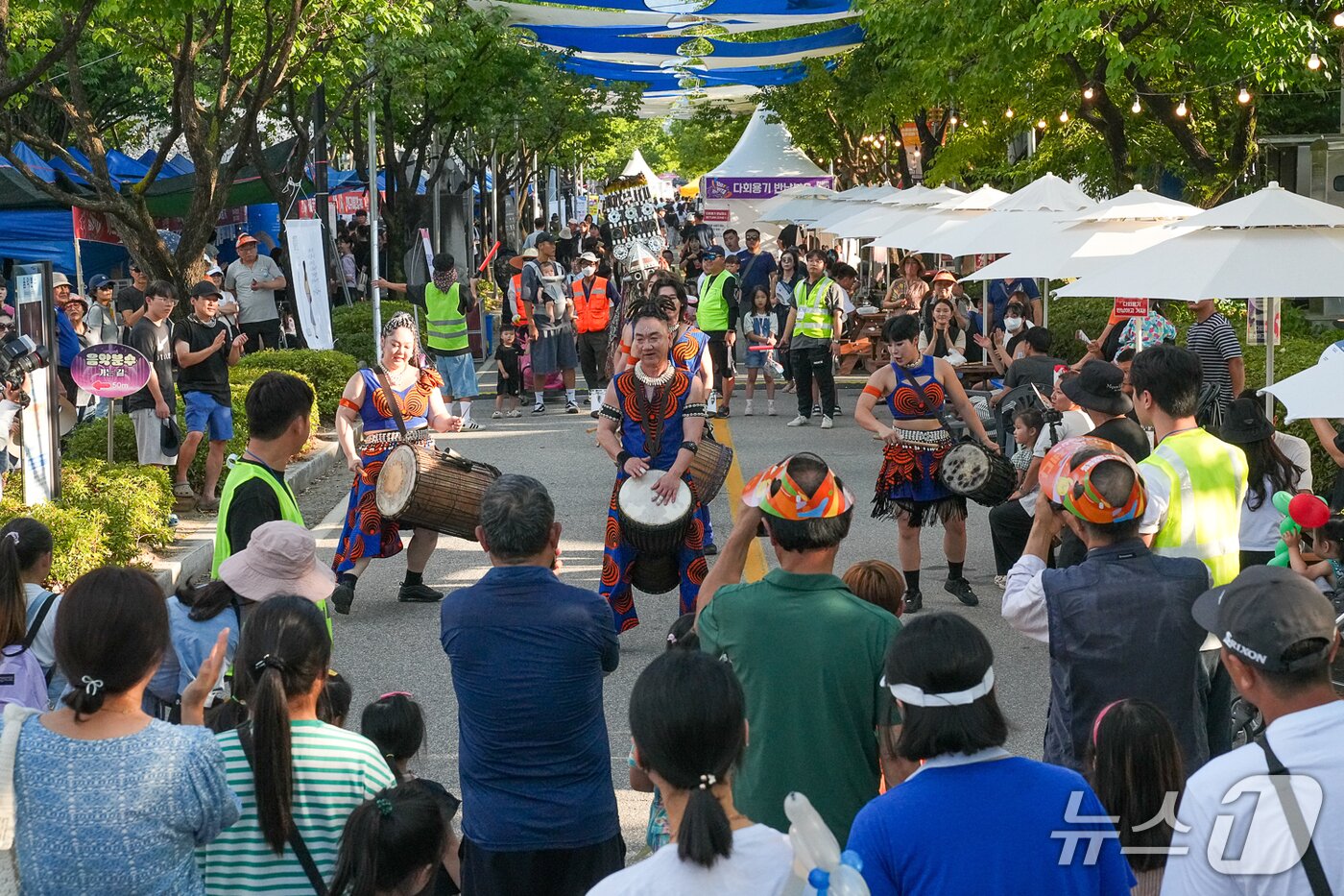 본문 이미지 - 2024 청춘양구 배꼽축제.&#40;양구군 제공. 재판매 및 DB금지&#41;/뉴스1