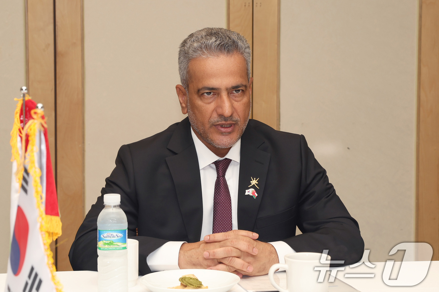 (서울=뉴스1) 임세영 기자 = 모신 빈 하마드 빈 사이드 알 하드라미(H.E. Mohsin Hamad AI Hadhrami) 오만 에너지광물부 차관이 18일 서울 중구 달개비 컨 …