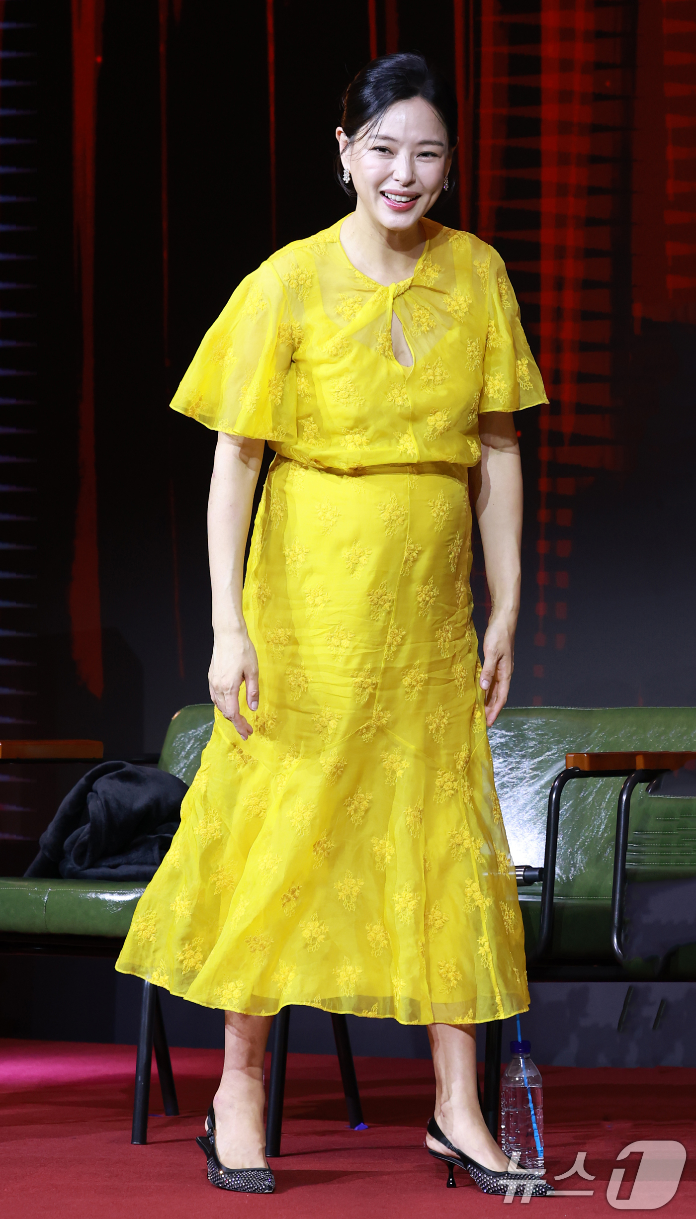 (서울=뉴스1) 권현진 기자 = 배우 이하늬가 18일 오전 서울 중구 호텔나루서울엠갤러리에서 열린 넷플릭스 시리즈 '애마' 제작발표회에 참석해 미소를 짓고 있다.'애마'는 1980 …