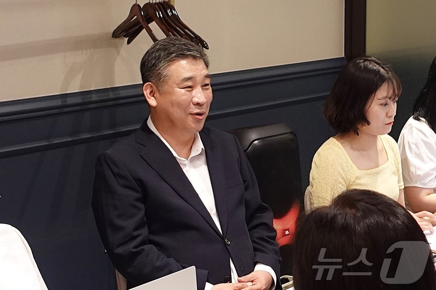 본문 이미지 - 최승재 중소기업 옴부즈만이 18일 서울 여의도에서 취임 1주년 기자간담회에서 발언하는 모습. &#40;중기 옴부즈만 제공&#41;