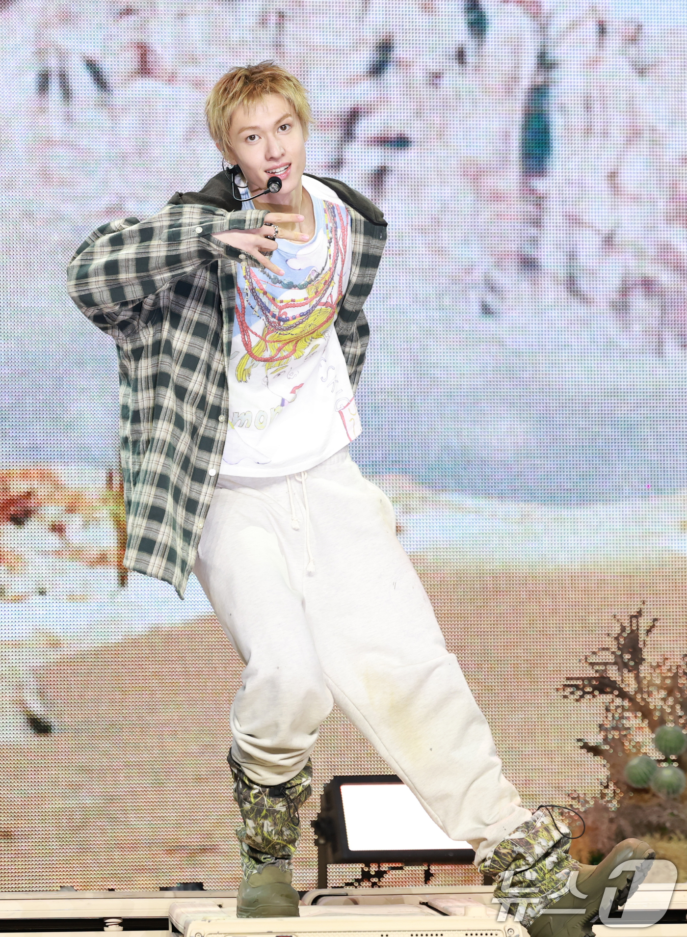 (서울=뉴스1) 권현진 기자 = 보이그룹 코르티스(CORTIS) 마틴이 18일 서울 용산구 블루스퀘어에서 가진 데뷔 앨범 ‘컬러 아웃사이드 더 라인즈(COLOR OUTSIDE TH …