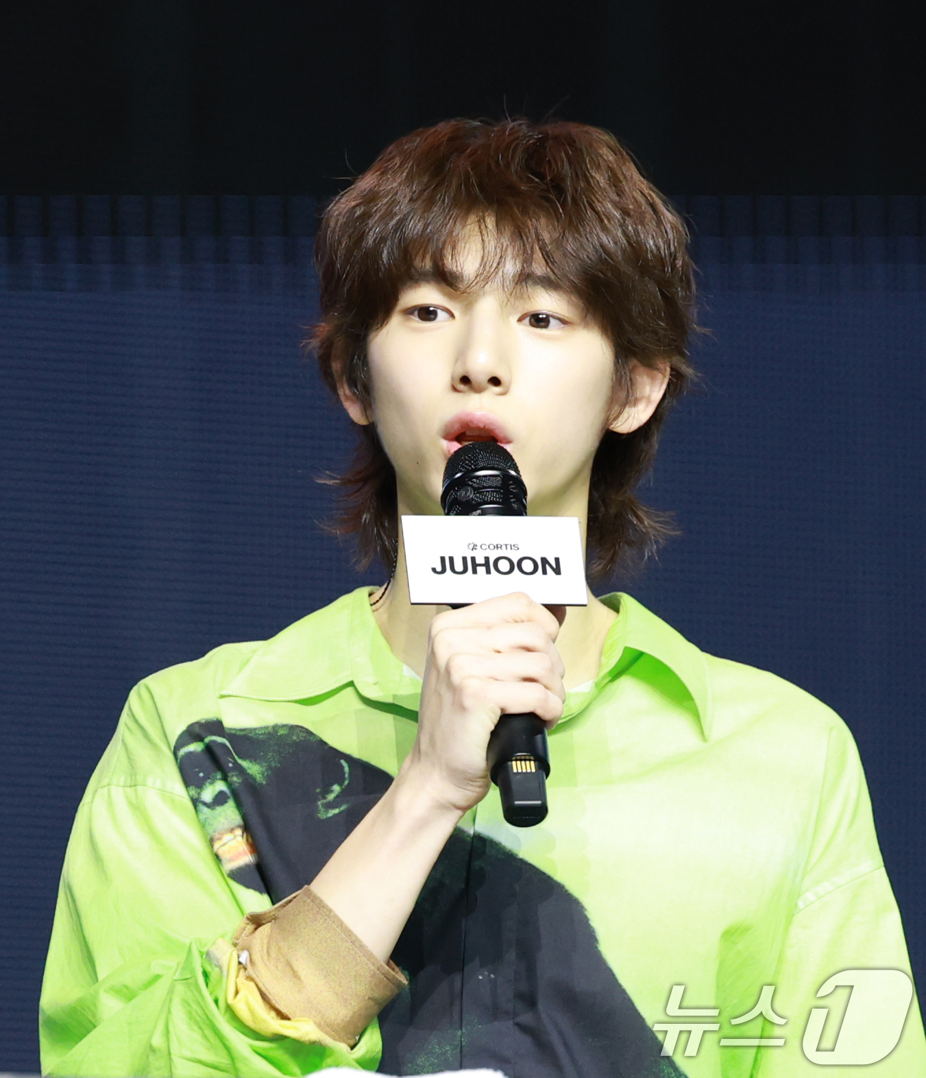 (서울=뉴스1) 권현진 기자 = 보이그룹 코르티스(CORTIS) 주훈이 18일 서울 용산구 블루스퀘어에서 가진 데뷔 앨범 ‘컬러 아웃사이드 더 라인즈(COLOR OUTSIDE TH …