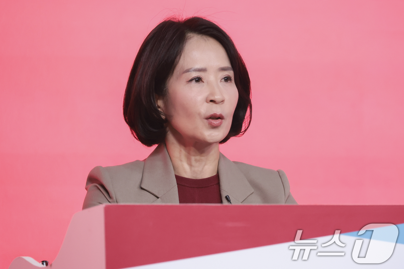 (서울=뉴스1) = 최수진 국민의힘 최고위원 후보가 18일 서울 강서구 마곡동 ASSA 아트홀에서 TV토론회를 하고 있다. (국민의힘 제공. 재판매 및 DB 금지) 2025.8.1 …