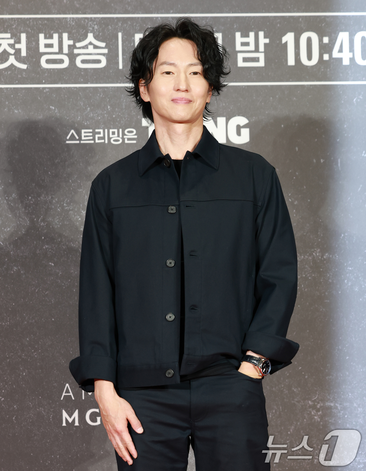 (서울=뉴스1) 권현진 기자 = 뮤지컬 배우 마이클 리가 18일 오후 서울 삼성동 코엑스에서 열린 아마존 프라임비디오 '버터플라이' 레드카펫 쇼케이스에 참석해 포즈를 취하고 있다. …