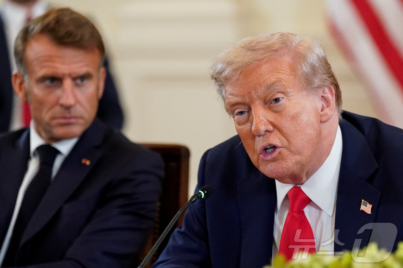 (워싱턴DC 로이터=뉴스1) 류정민 특파원 = 도널드 트럼프 미국 대통령이 18일(현지시간) 미국 워싱턴DC 백악관에서 열린 우크라이나 및 유럽 지도자들과의 러시아-우크라이나 전쟁 …