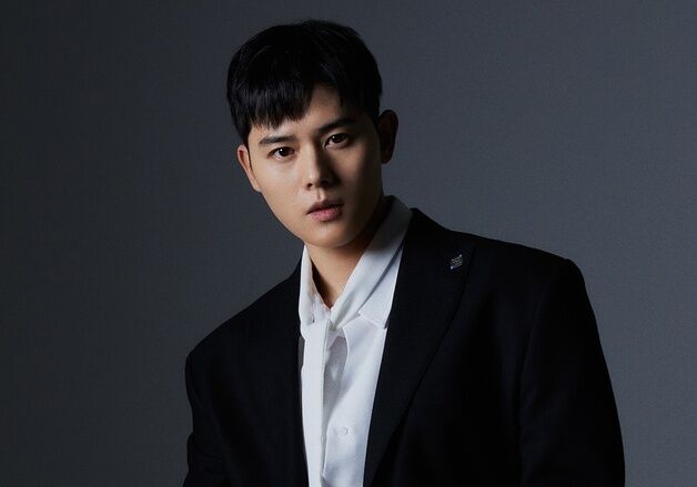 김동준, 18년 인연 황정문 대표와 인연 이어간다…골드문과 계약
