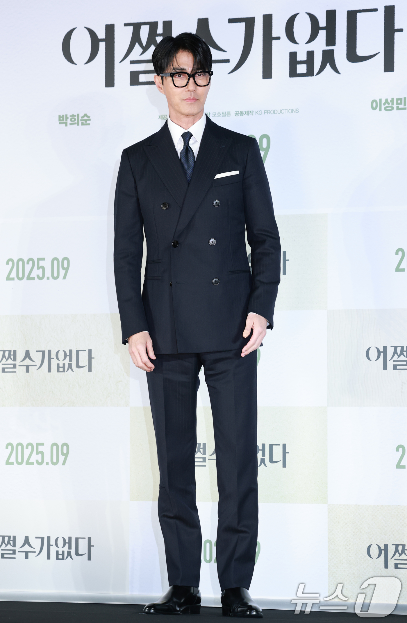 (서울=뉴스1) 권현진 기자 = 배우 차승원이 19일 오전 서울 용산구 CGV용산아이파크몰에서 열린 영화 ‘여쩔수가없다’(감독 박찬욱) 제작보고회에 참석해 포즈를 취하고 있다.‘어 …