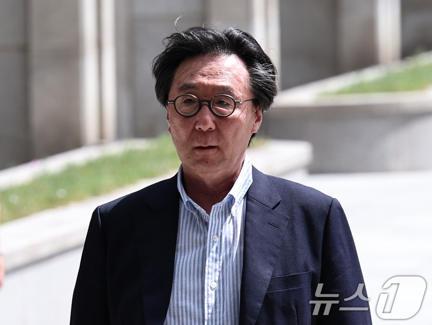 (서울=뉴스1) 구윤성 기자 = 장호진 전 대통령실 외교안보특별보좌관이 19일 오후 서초동 서울고등검찰청에 마련된 내란특별검사팀 사무실에 출석하고 있다. 2025.8.19/뉴스1