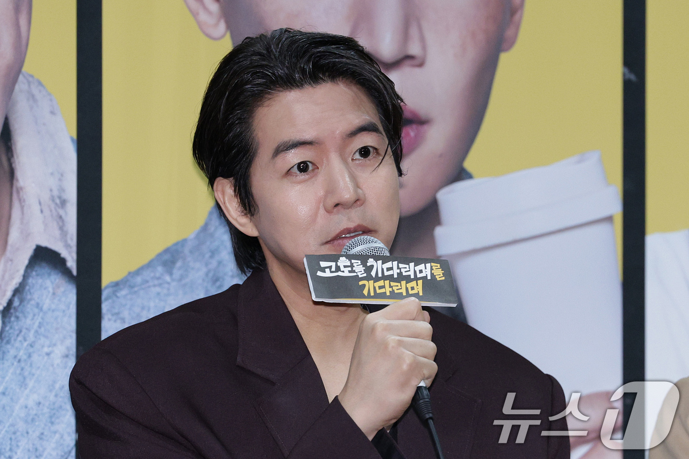 (서울=뉴스1) 신웅수 기자 = 배우 이상윤이 19일 오후 서울 종로구 예스24스테이지에서 열린 연극 '고도를 기다리며를 기다리며' 기자간담회에서 발언하고 있다. 2025.8.19 …