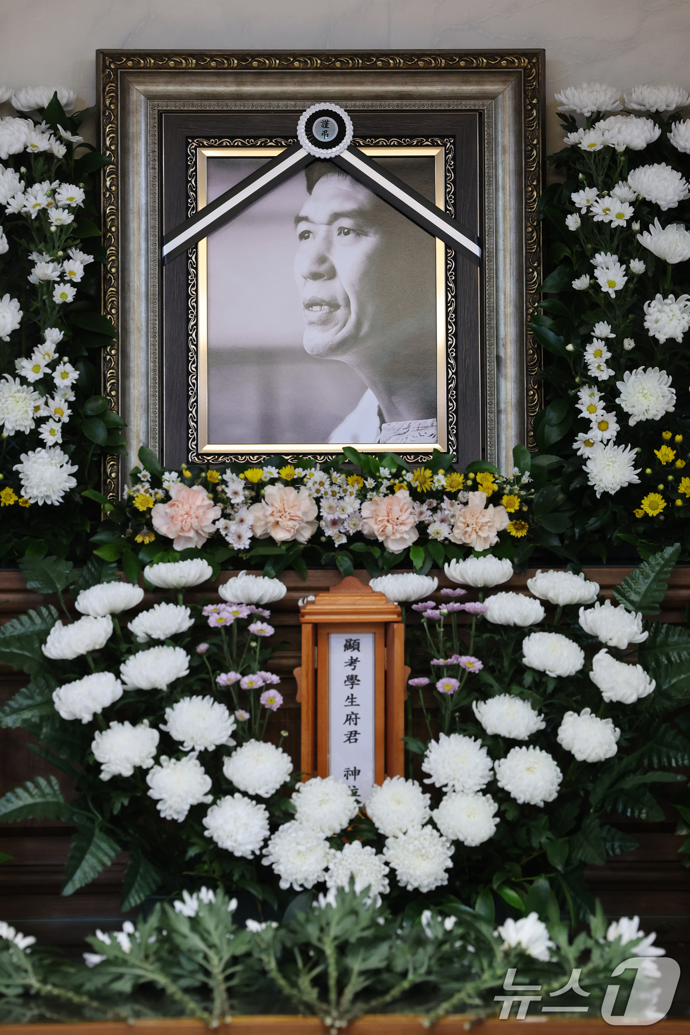 (서울=뉴스1) 황기선 기자 = 19일 서울 영등포구 영등포병원 장례식장에 원로 가수 박인수(본명 백병종)의 빈소가 마련돼 있다. 2025.8.19/뉴스1