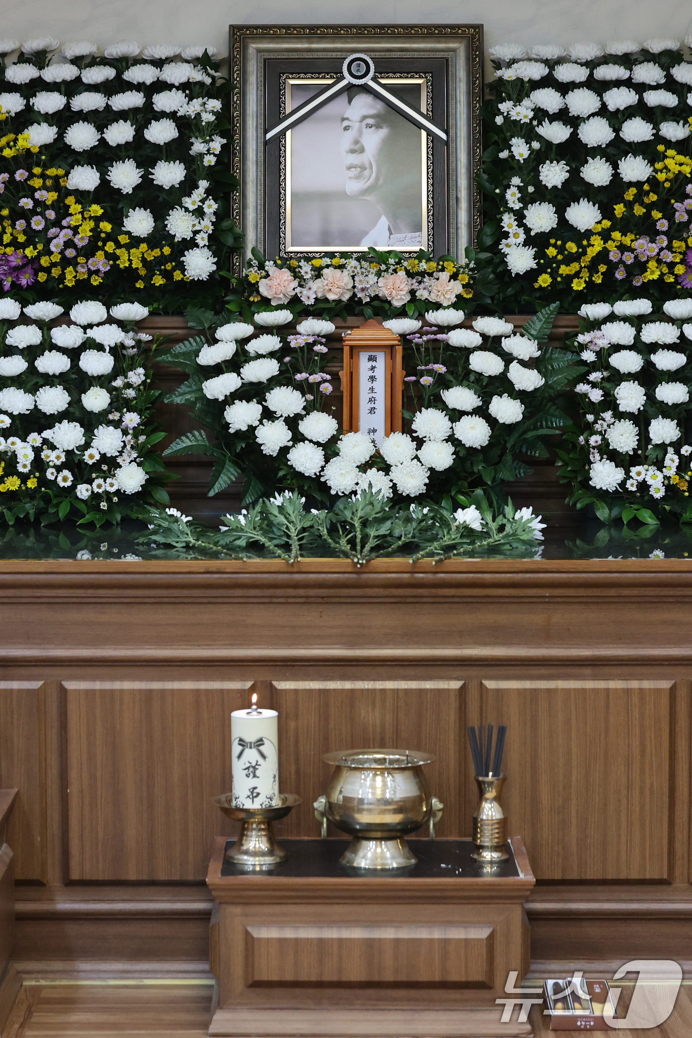 (서울=뉴스1) 황기선 기자 = 19일 서울 영등포구 영등포병원 장례식장에 원로 가수 박인수(본명 백병종)의 빈소가 마련돼 있다. 2025.8.19/뉴스1