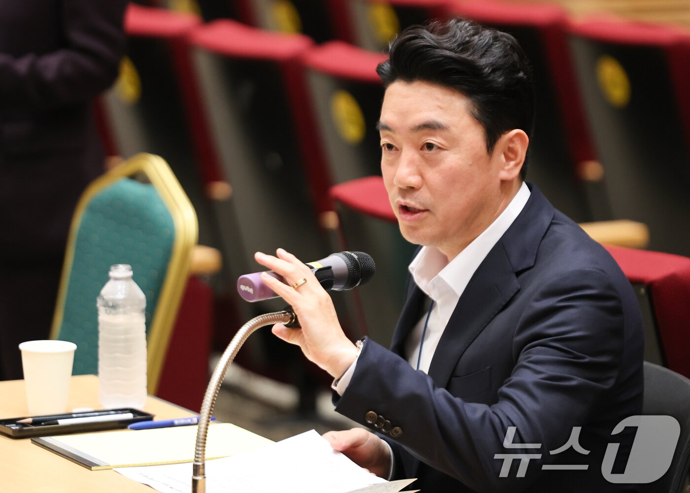 본문 이미지 - 강훈식 대통령 비서실장이 19일 서울 용산 대통령실 청사에서 열린 기자간담회에서 발언하고 있다. 2025.8.19/뉴스1 ⓒ News1 허경 기자