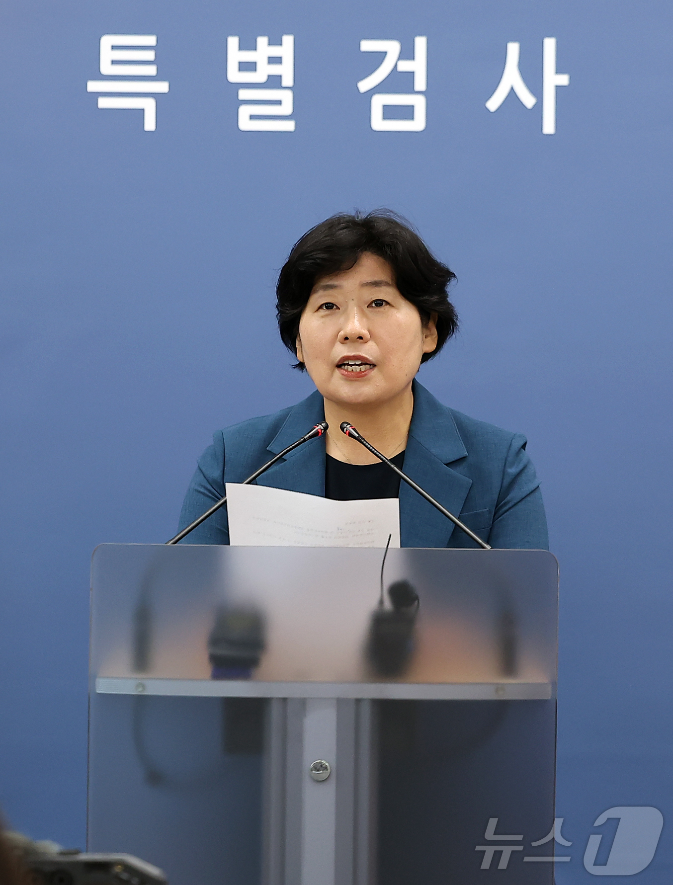 (서울=뉴스1) 김진환 기자 = 12·3 비상계엄' 관련 내란·외환 사건을 수사하는 내란특검팀 박지영 특검보가 19일 오후 서울 서초구 서울고등검찰청에 마련된 내란특검 사무실에서 …