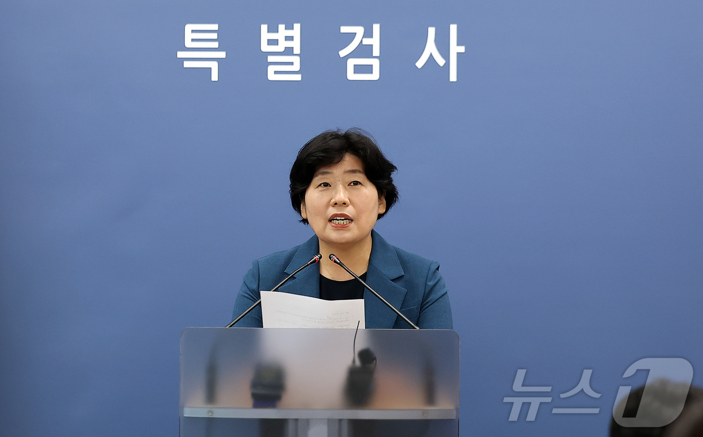 (서울=뉴스1) 김진환 기자 = 12·3 비상계엄' 관련 내란·외환 사건을 수사하는 내란특검팀 박지영 특검보가 19일 오후 서울 서초구 서울고등검찰청에 마련된 내란특검 사무실에서 …