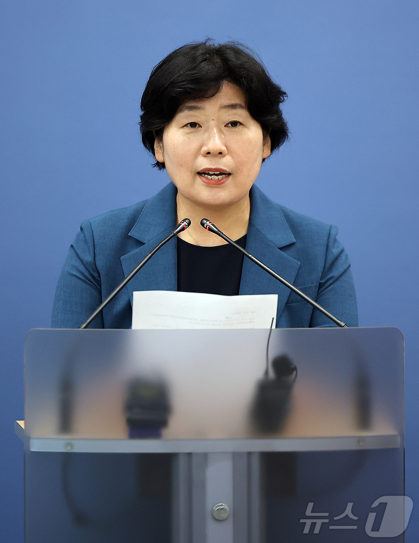 (서울=뉴스1) 김진환 기자 = 12·3 비상계엄' 관련 내란·외환 사건을 수사하는 내란특검팀 박지영 특검보가 19일 오후 서울 서초구 서울고등검찰청에 마련된 내란특검 사무실에서 …