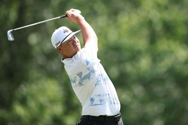 임성재, PGA 정규 최종전 2R 공동 3위…선두 캐머런 영과 2타 차