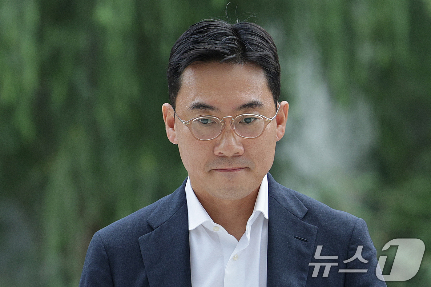 (서울=뉴스1) 신웅수 기자 = 조영탁 IMS모빌리티 대표가 2일 오전 서울 종로구에 마련된 김건희 특검팀(특별검사 민중기) 사무실로 조사를 받기 위해 출석하고 있다. 2025.8 …