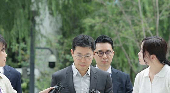 민경민 오아시스PE 대표 '묵묵부답'