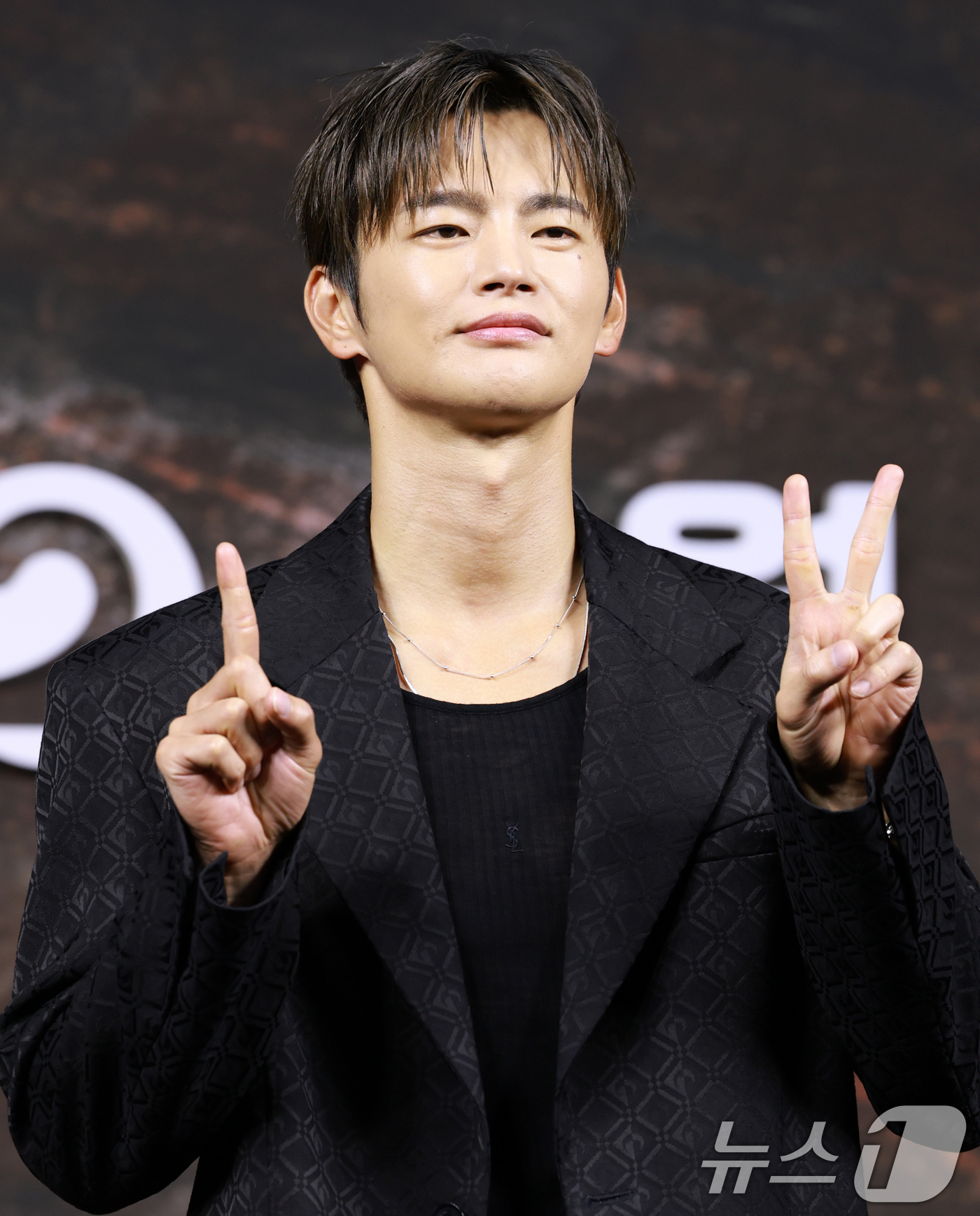 (서울=뉴스1) 권현진 기자 = 배우 서인국이 20일 오전 서울 중구 앰배서더 서울 풀만 호텔에서 열린 KBS 2TV 토일 미니시리즈 '트웰브' 제작발표회에 참석해 포즈를 취하고 …