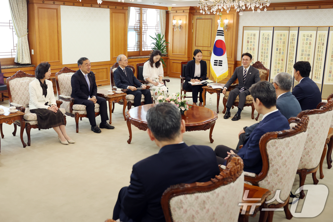 (서울=뉴스1) 임세영 기자 = 김민석 국무총리가 20일 오전 서울 종로구 정부서울청사에서 한일포럼 일본측 대표단을 접견하고 있다. (총리실 제공. 재판매 및 DB 금지) 2025 …