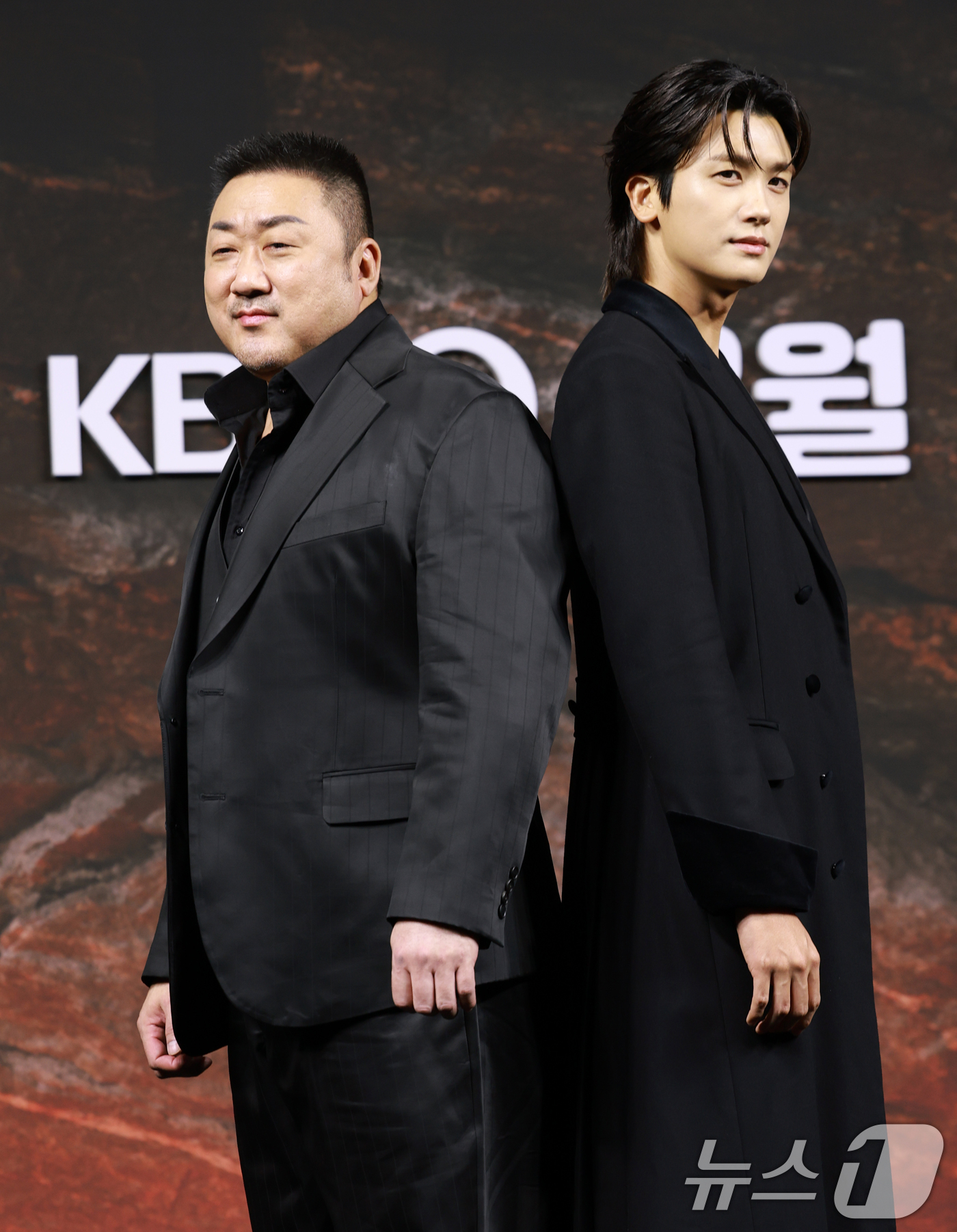 (서울=뉴스1) 권현진 기자 = 배우 마동석과 박형식(오른쪽)이 20일 오전 서울 중구 앰배서더 서울 풀만 호텔에서 열린 KBS 2TV 토일 미니시리즈 '트웰브' 제작발표회에 참석 …