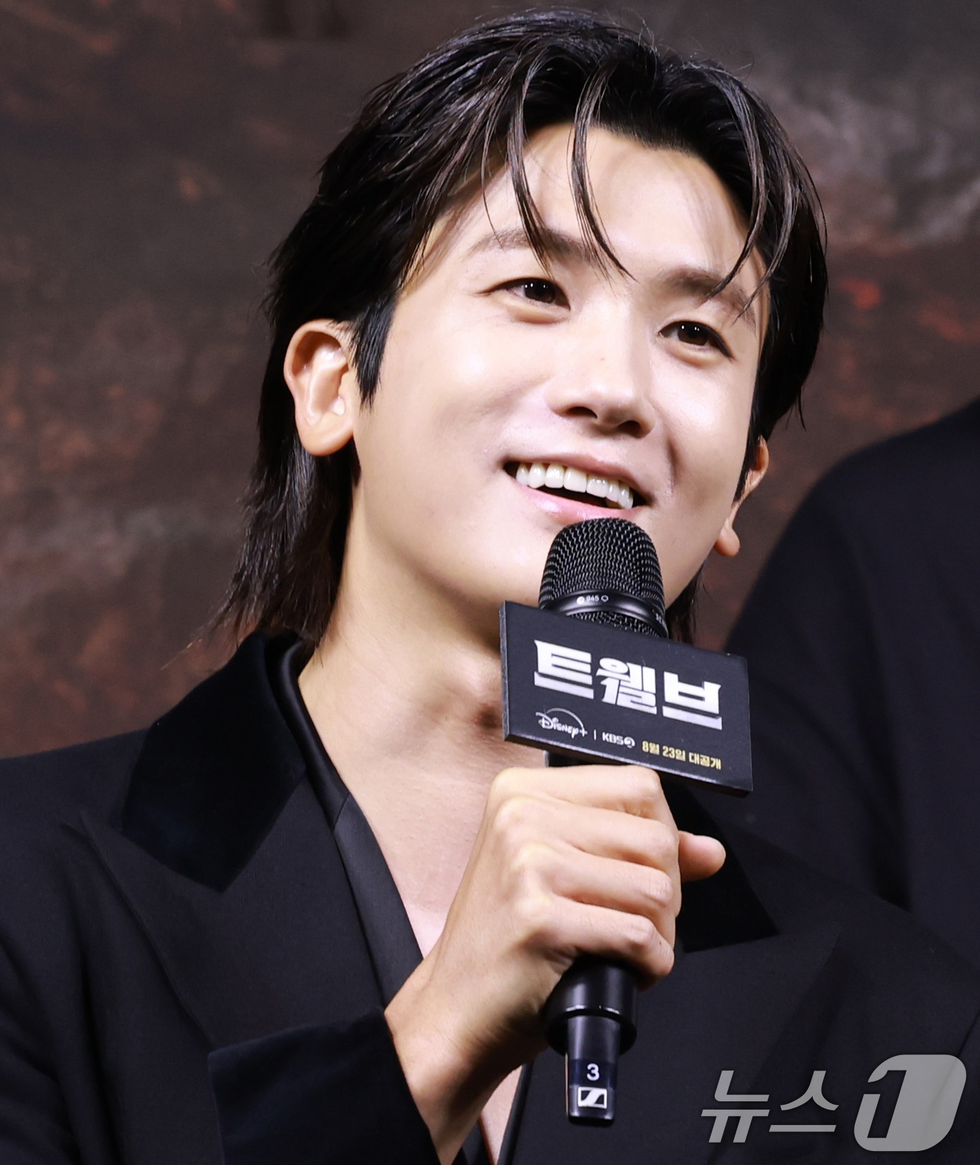 (서울=뉴스1) 권현진 기자 = 배우 박형식이 20일 오전 서울 중구 앰배서더 서울 풀만 호텔에서 열린 KBS 2TV 토일 미니시리즈 '트웰브' 제작발표회에 참석해 인사말을 하고 …