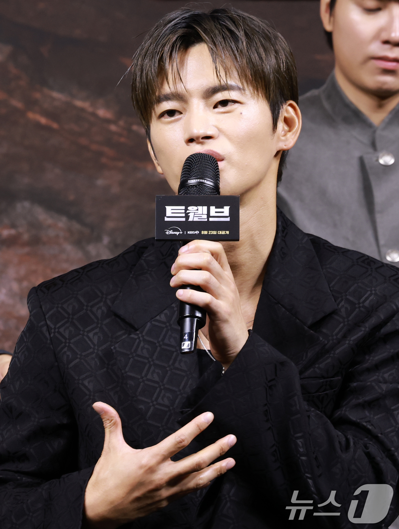 (서울=뉴스1) 권현진 기자 = 배우 서인국이 20일 오전 서울 중구 앰배서더 서울 풀만 호텔에서 열린 KBS 2TV 토일 미니시리즈 '트웰브' 제작발표회에 참석해 인사말을 하고 …