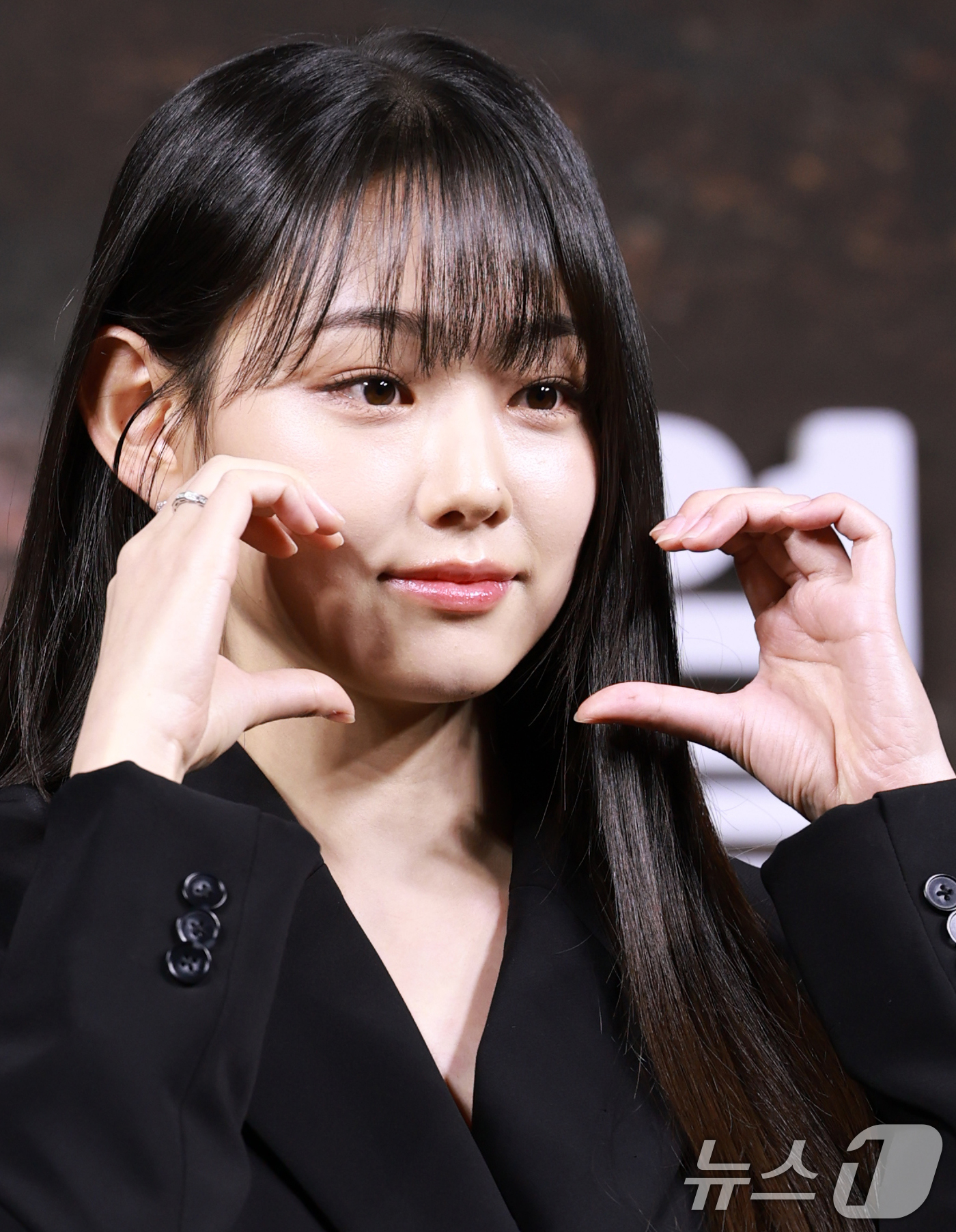 (서울=뉴스1) 권현진 기자 = 배우 강미나가 20일 오전 서울 중구 앰배서더 서울 풀만 호텔에서 열린 KBS 2TV 토일 미니시리즈 '트웰브' 제작발표회에 참석해 포즈를 취하고 …