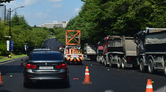 아스콘 수급 불안정에 청주 도로 정비 차질…4건 중단