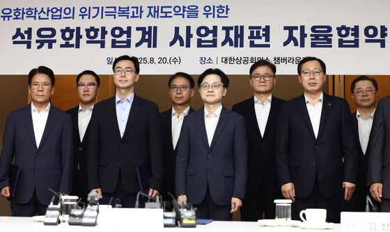 정부와 사업재편 머리 맞댄 석화업계…"중국 가지 않는 길로"