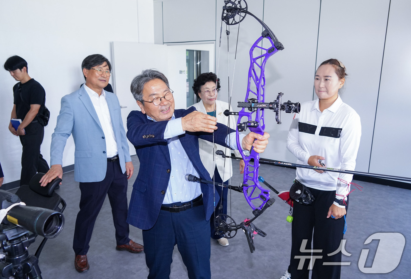 (광주=뉴스1) 박준배 기자 = 강기정 광주시장이 2025 광주 세계 양궁선수권대회를 앞두고 20일 오전 남구 광주국제양궁장을 찾아 성공 개최를 위한 최종 시설 점검을 마친 후 광 …
