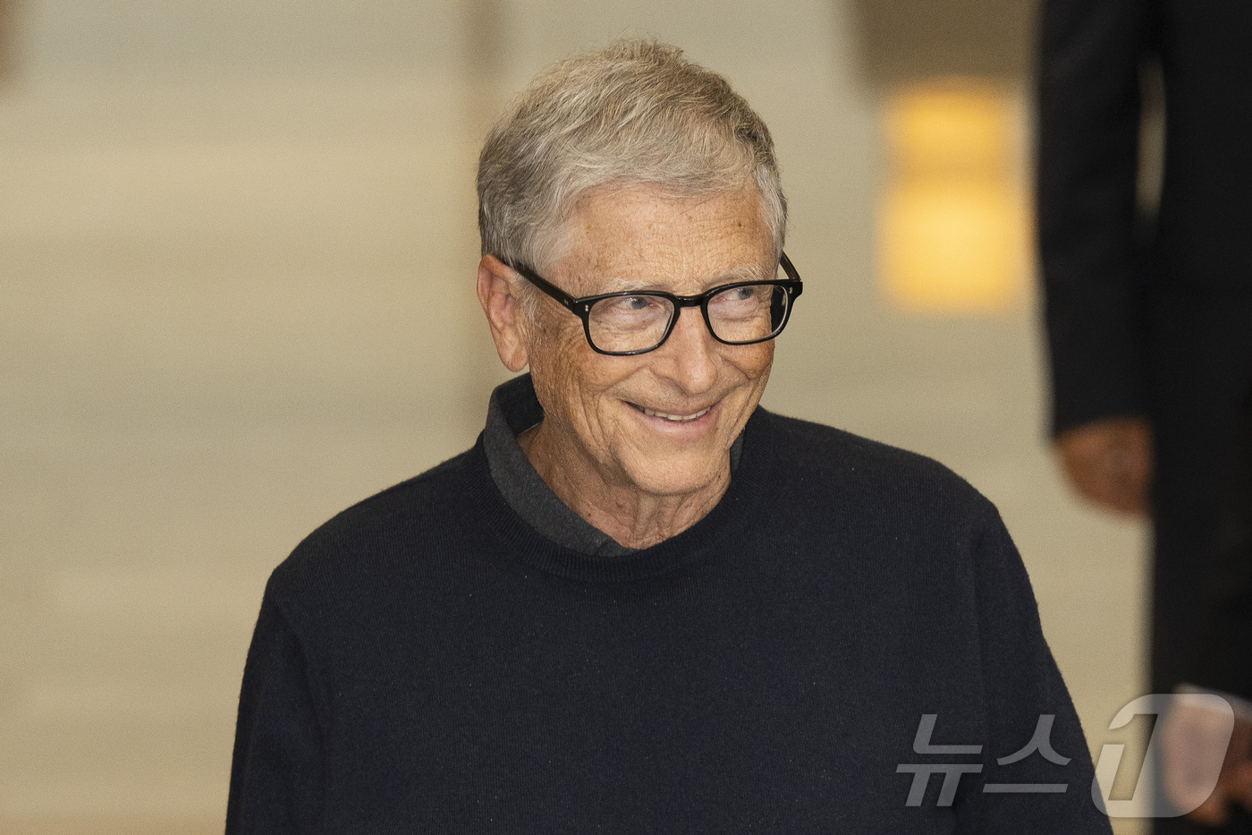 (서울=뉴스1) 김진환 기자 = 마이크로소프트(MS)의 공동창업자이자 `빌 앤드 멀린다 게이츠 재단` 이사장인 빌 게이츠가 20일 오후 서울 강서구 서울김포비즈니스항공센터를 통해 …