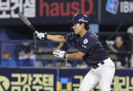 '선발 전원 안타' 롯데, KT 10연승 저지…15-1 대승, 4연패 탈출