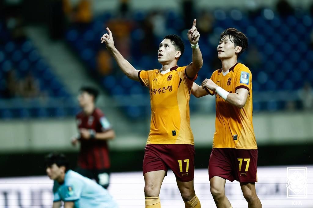 본문 이미지 -  광주가 부천과의 코리아컵 4강 1차전서 2-0으로 이겼다.