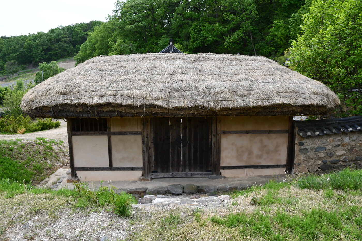 본문 이미지 - 대문채 전경(국가유산청 제공)