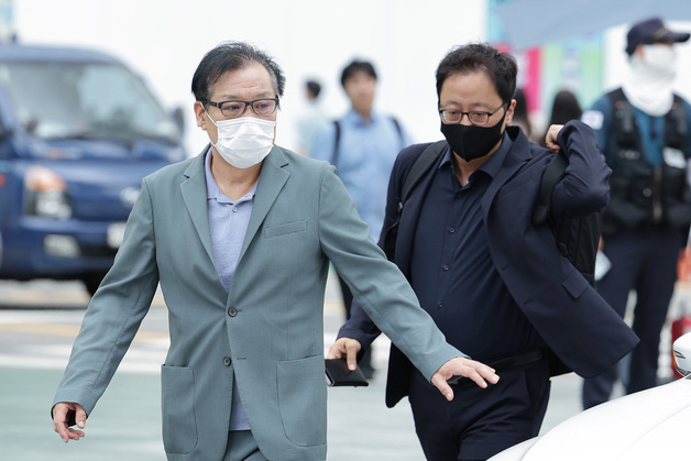 건진법사 측근 사업가 알선수재 혐의 부인…재판부 '속도전' 예고