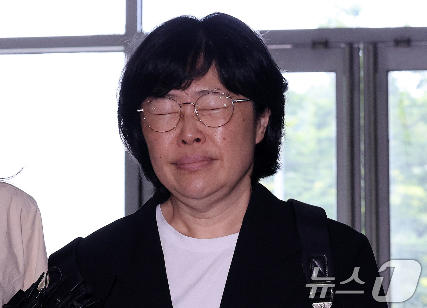 (서울=뉴스1) 박지혜 기자 = 수사외압 의혹의 핵심 인물인 유재은 전 국방부 법무관리관이 21일 피의자 3차 조사를 받기 위해 서울 서초구 이명현 순직해병특별검사팀 사무실로 출석 …