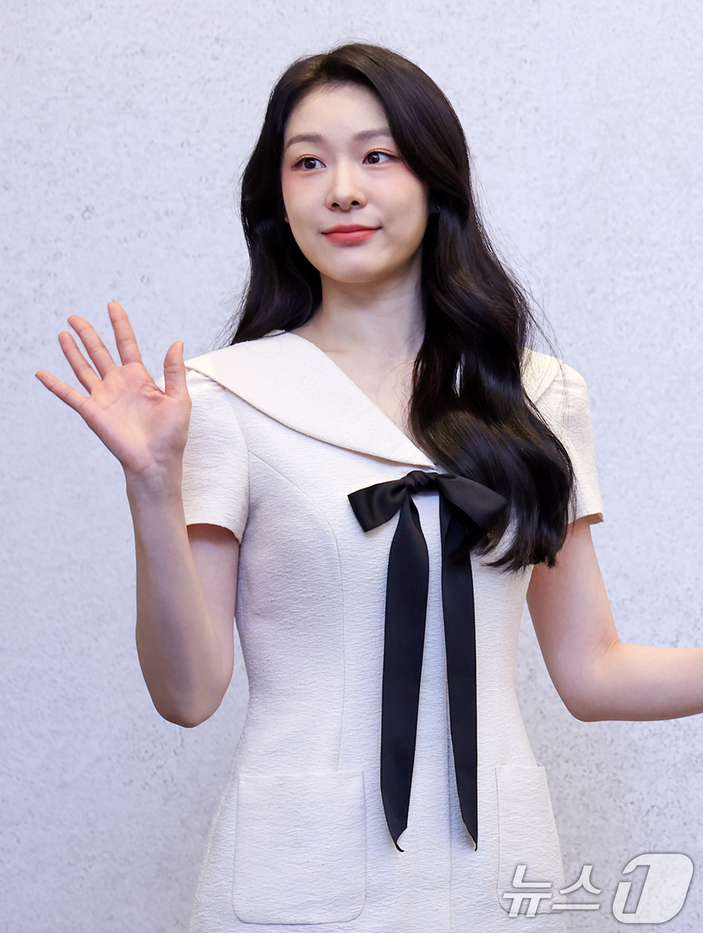 (서울=뉴스1) 민경석 기자 = 전 피겨스케이트 선수 김연아가 21일 서울 강남구 인터컨티넨탈 서울 파르나스 호텔에서 열린 '쿠첸 123 밥솥 론칭 기념 미디어데이'에서 포즈를 취 …