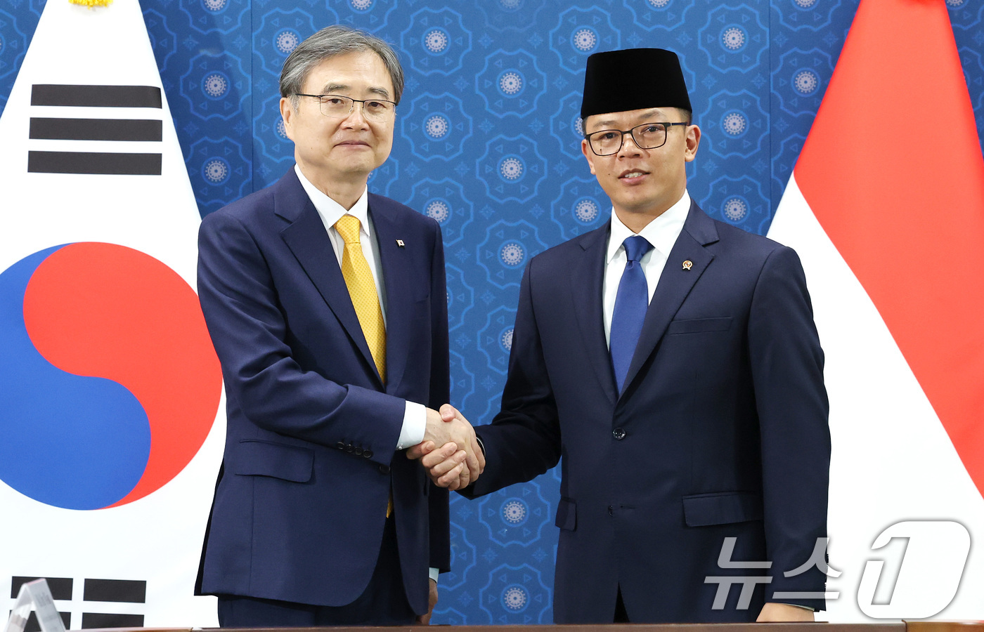 (서울=뉴스1) 임세영 기자 = 조현 외교부 장관이 21일 오전 서울 종로구 외교부 청사에서 열린 한-인도네시아 외교장관회담에서 수기오노 인도네시아 외교장관을 접견하고 있다. 20 …