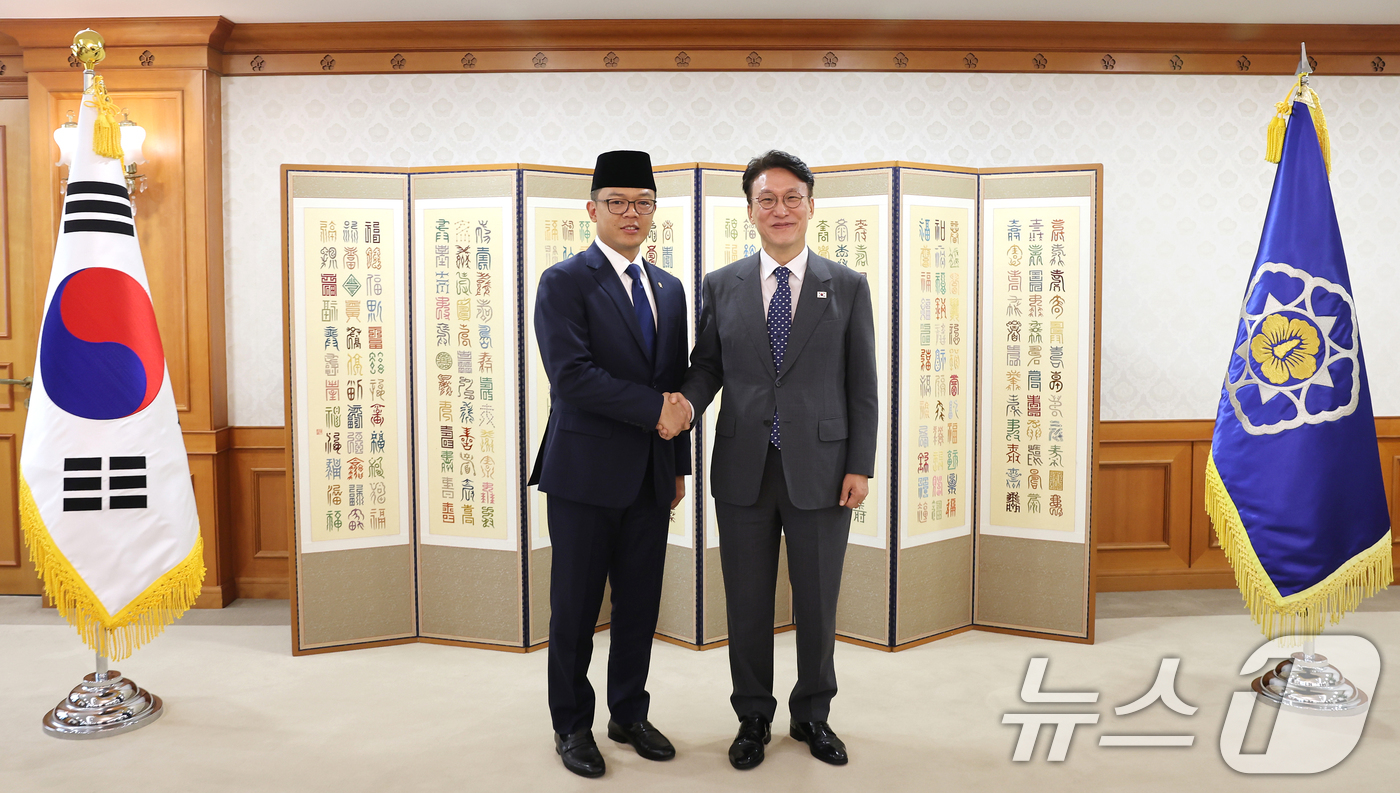 (서울=뉴스1) 임세영 기자 = 김민석 국무총리가 21일 오전 서울 종로구 정부서울청사에서 수기오노 인도네시아 외교장관을 접견하고 있다.  (총리실 제공. 재판매 및 DB 금지) …