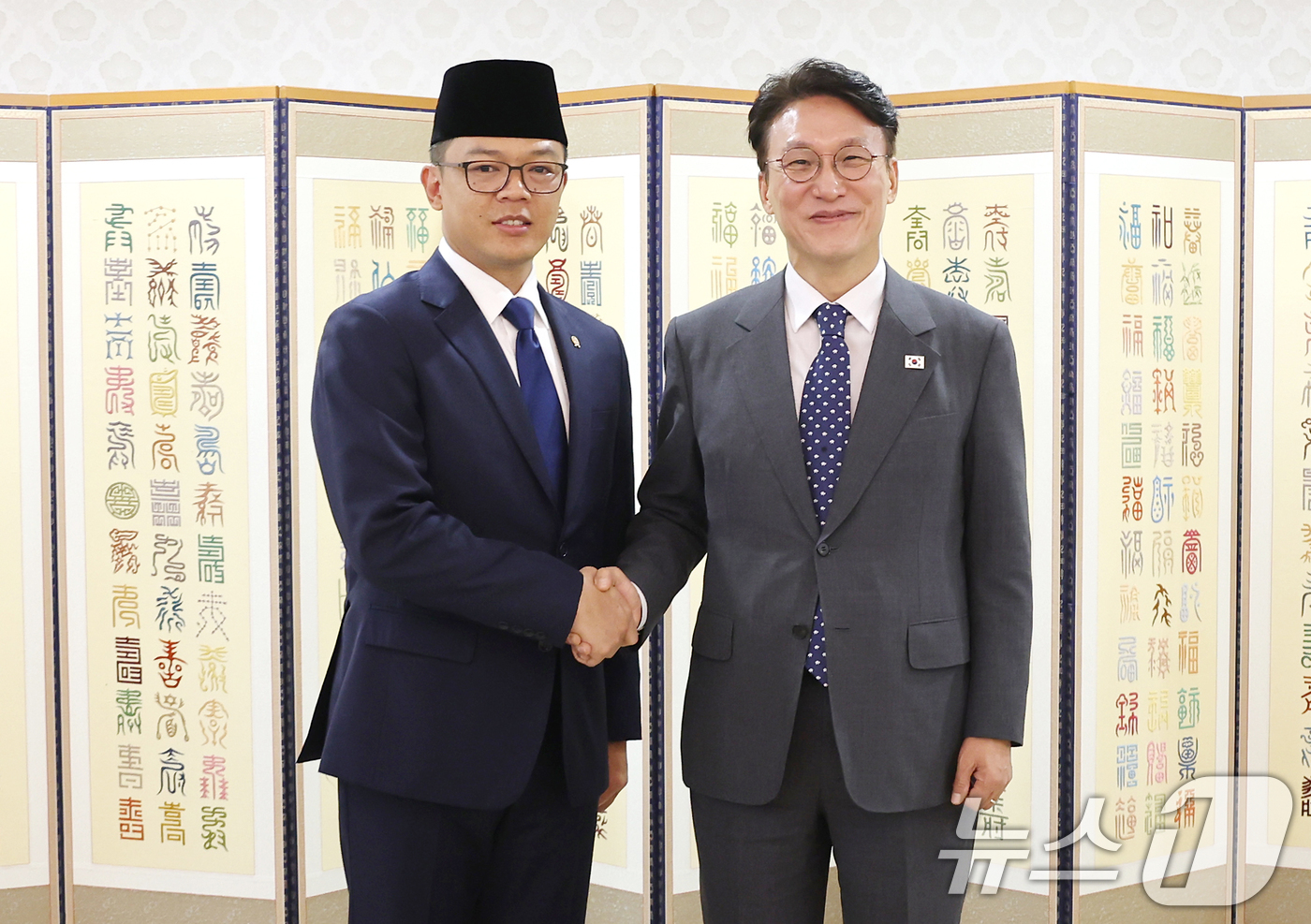 (서울=뉴스1) 임세영 기자 = 김민석 국무총리가 21일 오전 서울 종로구 정부서울청사에서 수기오노 인도네시아 외교장관을 접견하고 있다.  (총리실 제공. 재판매 및 DB 금지) …